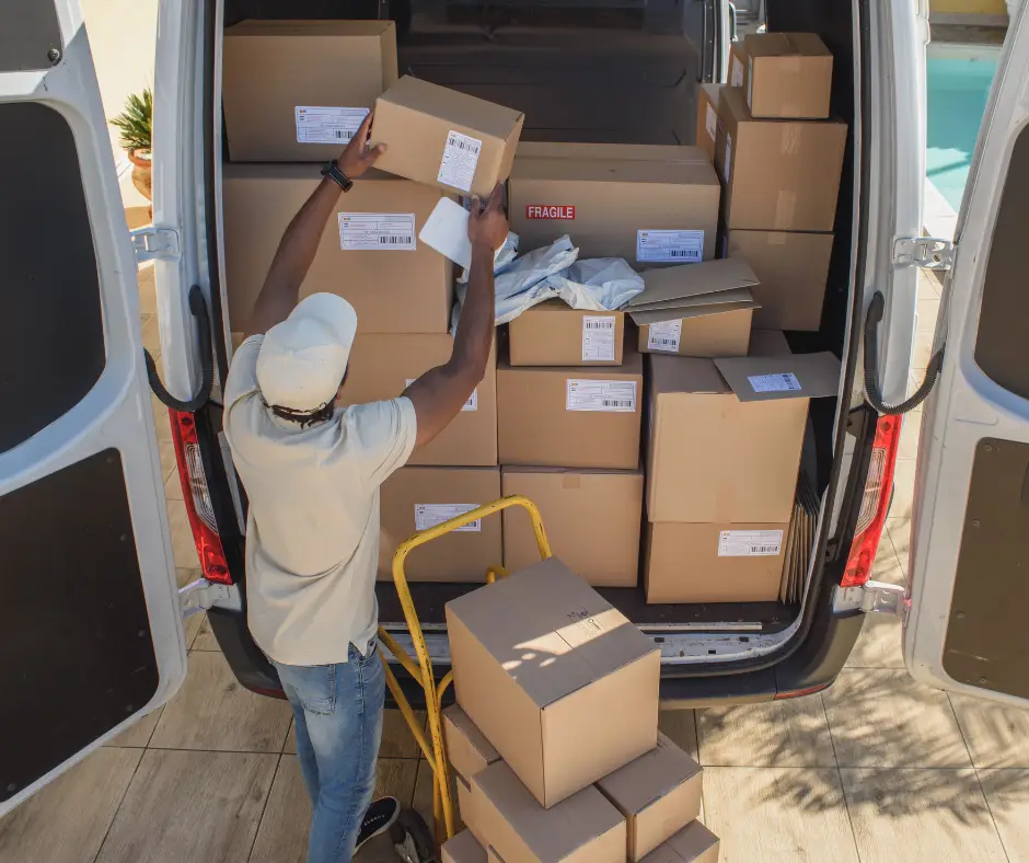 Zmiany w programie NaszEauto — wsparcie dla samochodów dostawczych i autobusów, nowi beneficjenci i wyższe limity dotacji.